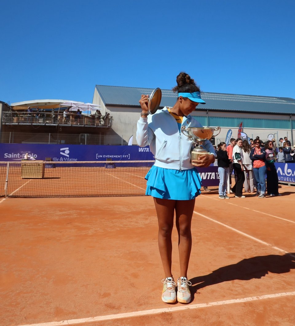 开云中国官网重返赛场引发热议！，大坂直美在切尔西比赛中重返赛场赛场气氛高涨的简单介绍