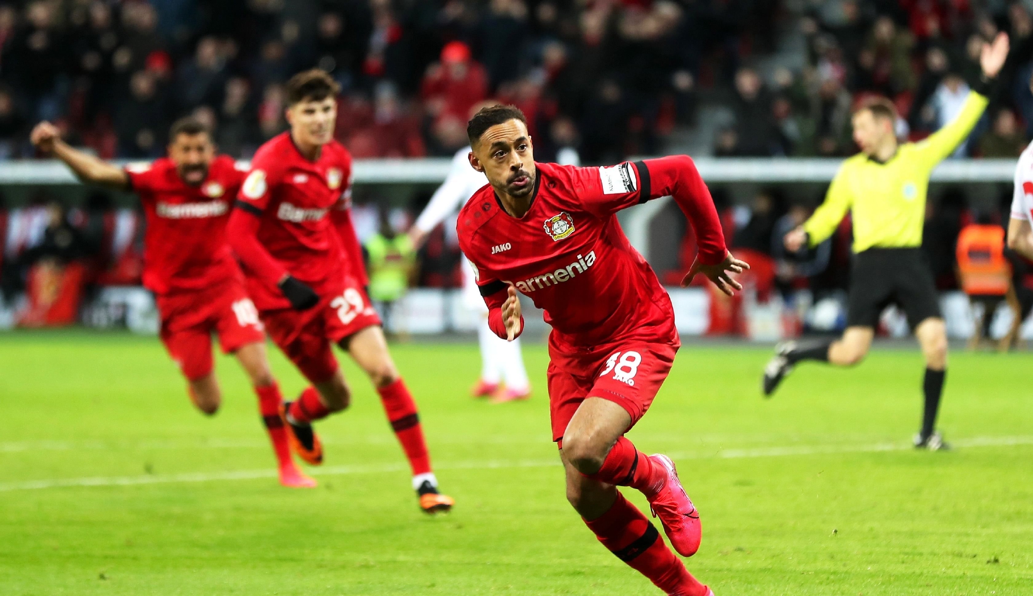 开云中国官网赛地聚焦：德甲今晚热度飙升；那不勒斯队长鼓劲；悬念犹存；球探报告显示潜力的简单介绍